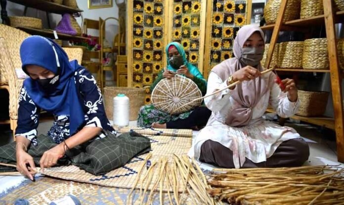 Pertumbuhan Ekonomi Pertumbuhan Ekonomi