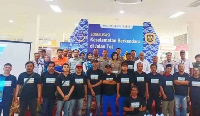 di Terminal Leuwi Panjang Bandung di Terminal Leuwi Panjang Bandung