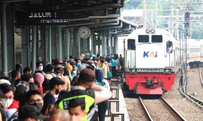 PT KAI Jelang Libur Nataru