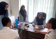 di Titik Keramaian