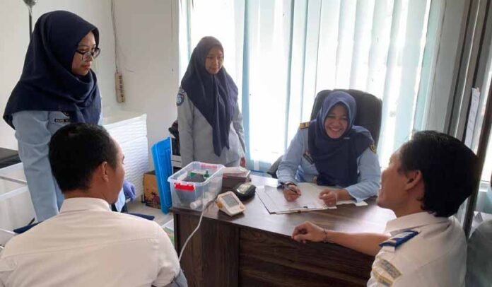 di Titik Keramaian di Titik Keramaian