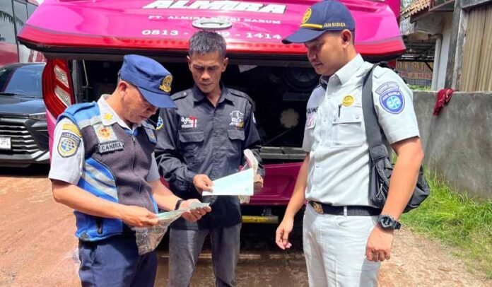 di PO Almira Putri Harum