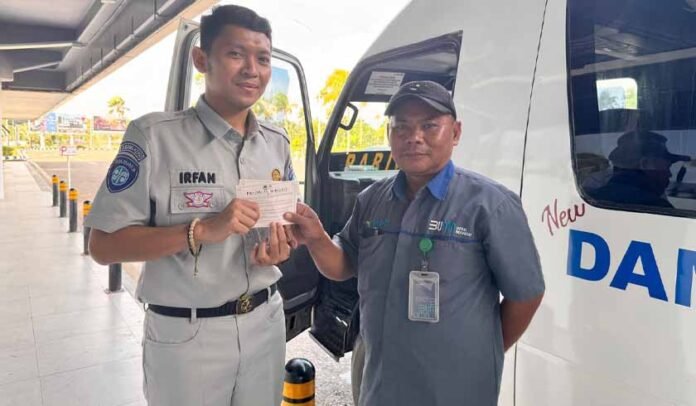 Bus Bandara Hang Nadim Bus Bandara Hang Nadim