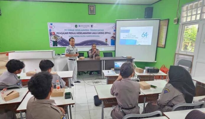 Di SMK Kutai Kartanegara Di SMK Kutai Kartanegara