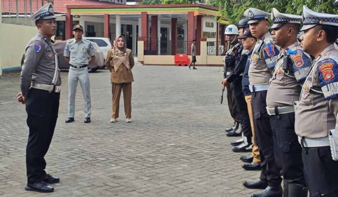 Melalui Operasi Gabungan Melalui Operasi Gabungan