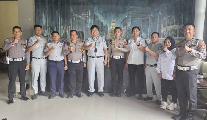 Tertib Berlalu Lintas di Sinjai Tertib Berlalu Lintas di Sinjai