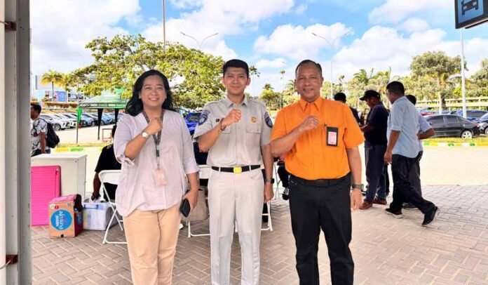 di Bandara Hang Nadim di Bandara Hang Nadim