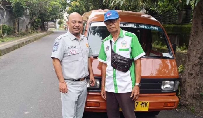 di Koperasi Angkutan Siswa Klungkung di Koperasi Angkutan Siswa Klungkung