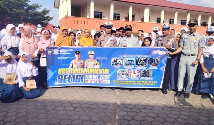 di SMPN 16 Tanjungpinang di SMPN 16 Tanjungpinang