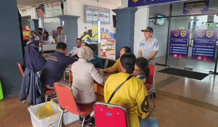 di Terminal W. A. Gara Palangka Raya di Terminal W. A. Gara Palangka Raya