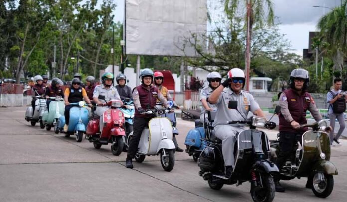 Bersama Polri dan Komunitas Vespa Pontianak Bersama Polri dan Komunitas Vespa Pontianak
