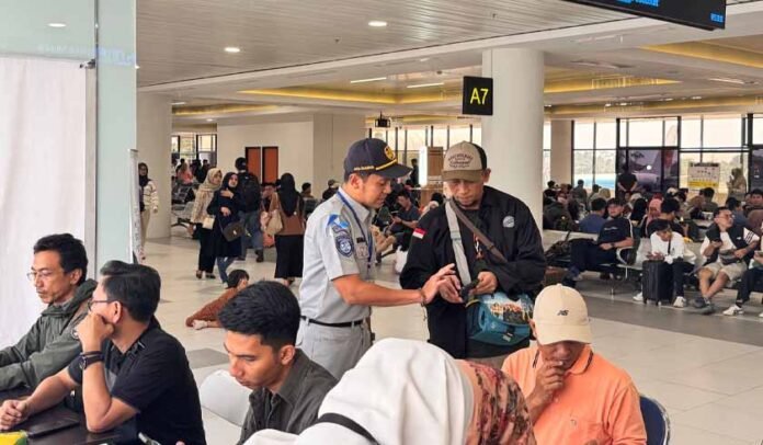 Bagi Penumpang Pesawat Bagi Penumpang Pesawat