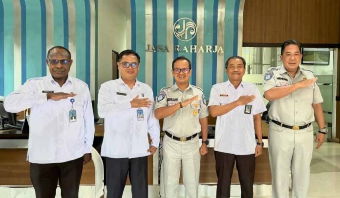 dalam Edukasi Masyarakat