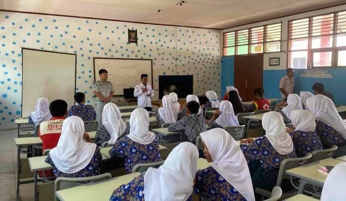 di SMAN 7 Luwu Utara di SMAN 7 Luwu Utara