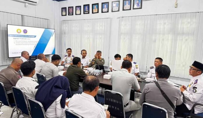 Rapat Forum Komunikasi Lalu Lintas Rapat Forum Komunikasi Lalu Lintas