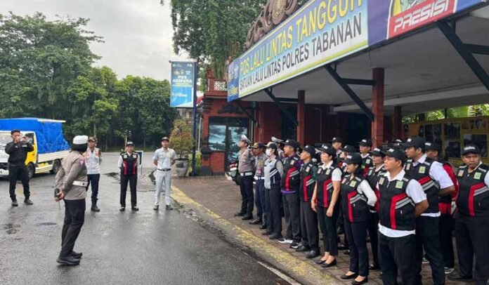 di Bundaran Patung Adipura Tabanan di Bundaran Patung Adipura Tabanan