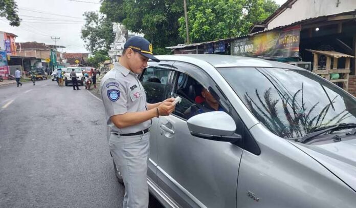 di Kabupaten Dompu