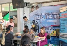 di Pelabuhan ASDP Bolok
