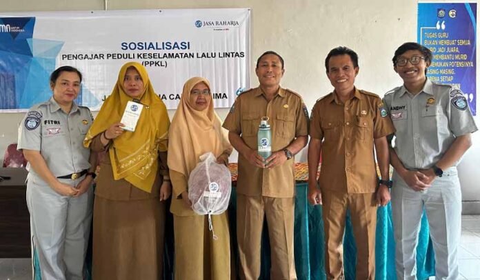 di SMAN 1 Woha di SMAN 1 Woha