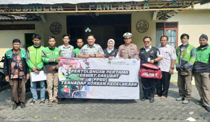 Penanganan Kecelakaan Lalu Lintas Penanganan Kecelakaan Lalu Lintas