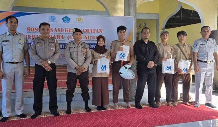 di SMKN 1 Kopang
