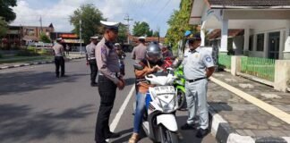 Di Alun Alun Wates Kulon Progo