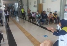 Di Terminal Pakupatan