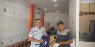 Membayar PKB dan SWDKLLJ