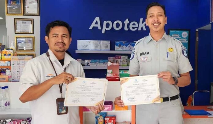 dengan Apotek Kimia Farma Bima dengan Apotek Kimia Farma Bima