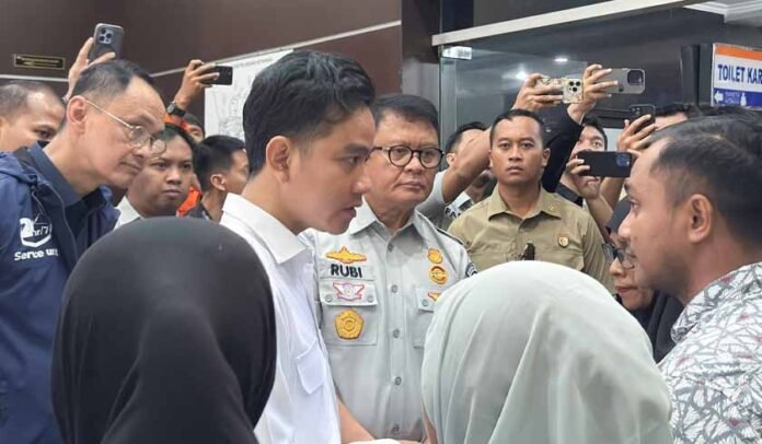 di Pelabuhan Ketapang Jawa Timur