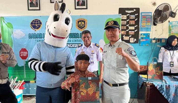 di Sekolah Dasar di Sekolah Dasar