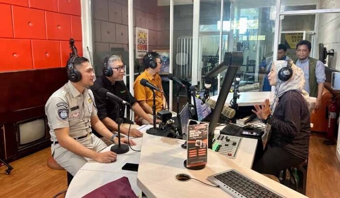melalui Onix Radio