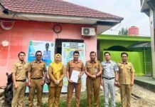 Tingkatkan pendapatan : Tim Pembina Samsat Muara Enim II aktif lakukan giat Doot to Door jasa raharja sumsel