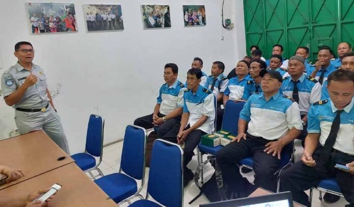 untuk Sopir Bus dan Truk