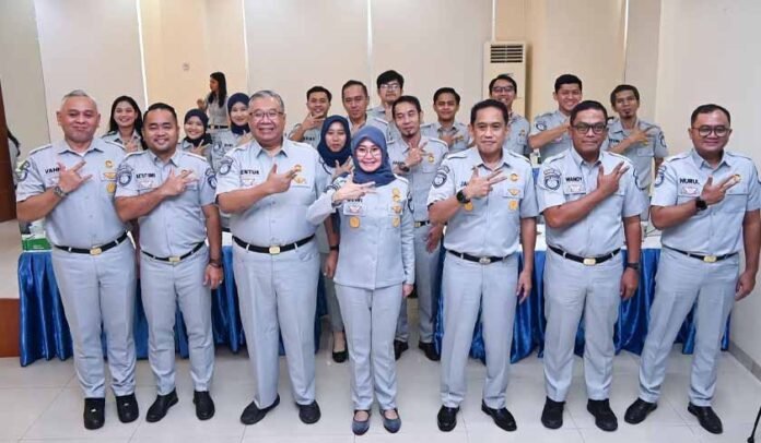 Layanan Nyata bagi Masyarakat1 Layanan Nyata bagi Masyarakat