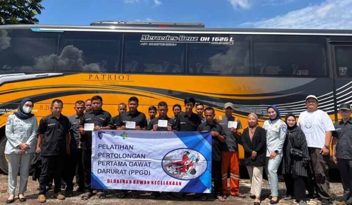di PO Patriot Wisata dan Maximiles di PO Patriot Wisata dan Maximiles