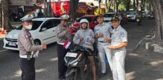 di Simpang Ujung Gurun Padang