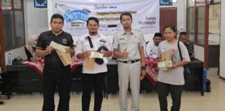 Berlalu Lintas di Desa Kroya