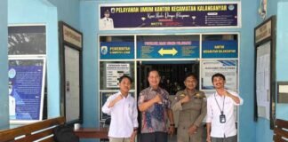 Di Kantor Kecamatan Kalanganyar