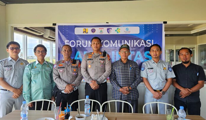 Komunikasi Lalu Lintas Komunikasi Lalu Lintas