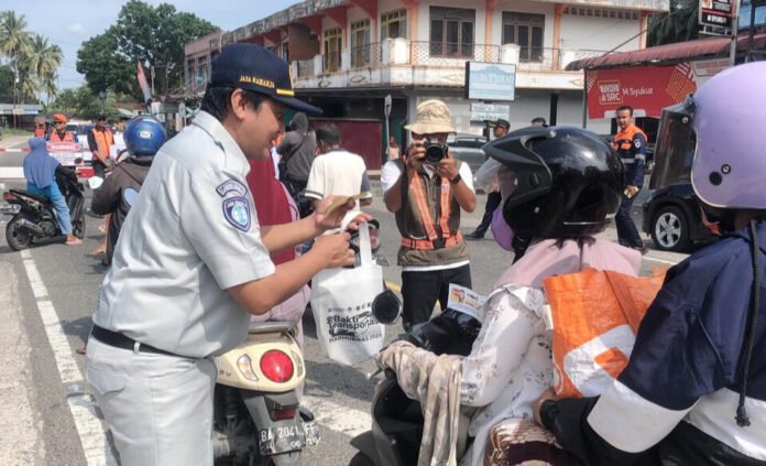 Perlintasan Kereta Api