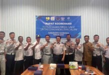 dengan Mitra Strategis