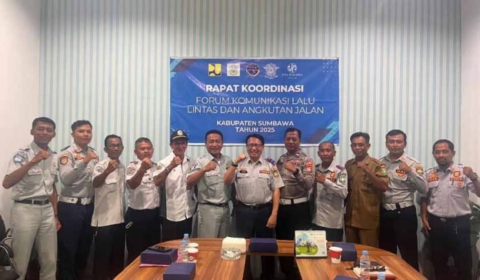 dengan Mitra Strategis dengan Mitra Strategis