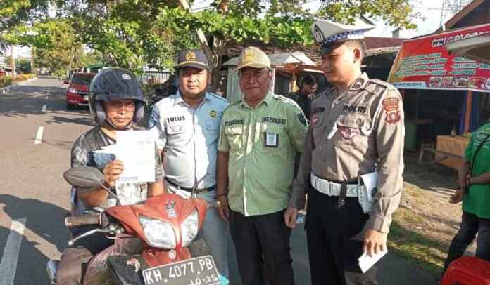 Berlalu Lintas dan Patuh Pajak Berlalu Lintas dan Patuh Pajak