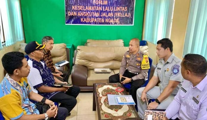 Lalu Lintas di Bajawa Lalu Lintas di Bajawa