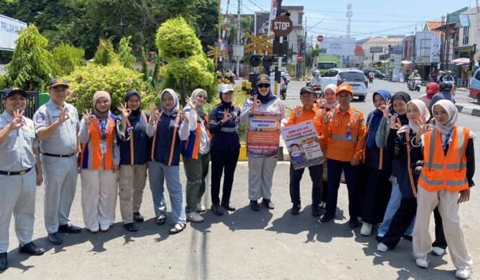 Sebidang Kereta Api Sebidang Kereta Api