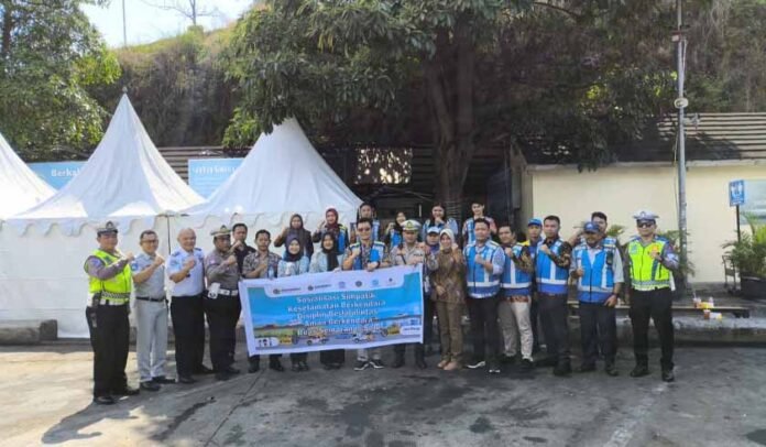 di Ruas Jalan Tol Semarang Solo
