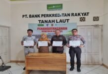 Tim Pembina Samsat Pelaihari dan PT Bank Perekonomian Rakyat Tanah Laut Tanda Tangani Komitmen Bersama Tingkatkan Layanan PKB jasa raharja kalsel