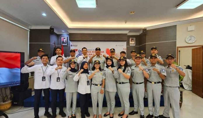 Dalam Bekerja dan Melayani