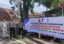 Jasa Raharja Jawa Barat Lakukan Pemasangan Spanduk Himbauan Keselamatan Lalu Lintas Mendukung Operasi Zebra Lodaya 2025 di Kabupaten Bandung jasa raharja jabar